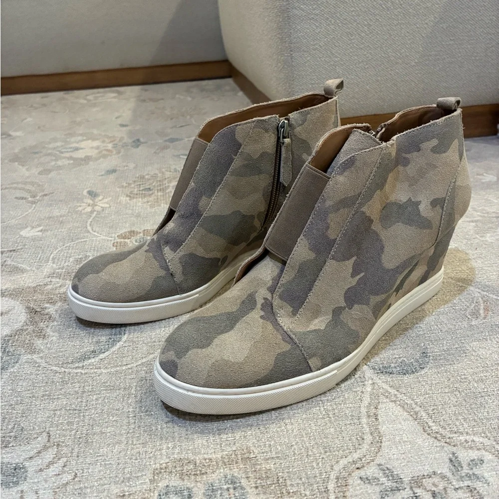 Paolo Camouflage Wedge Boots